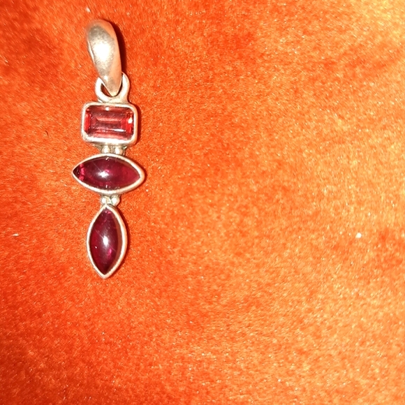 GARNET PENDANT - Picture 3 of 4